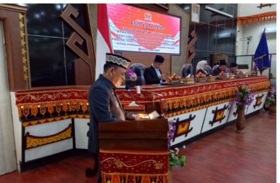 Walikota Metro Tanggapi Pandangan Fraksi Terkait Laporan Pertanggungjawaban Pelaksanaan APBD TA 2024